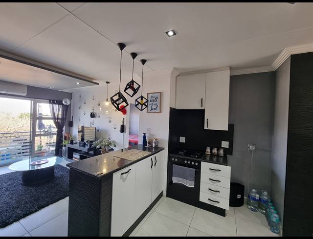 2 BEDROOM APARTMENT SOLD IN BRYANSTON